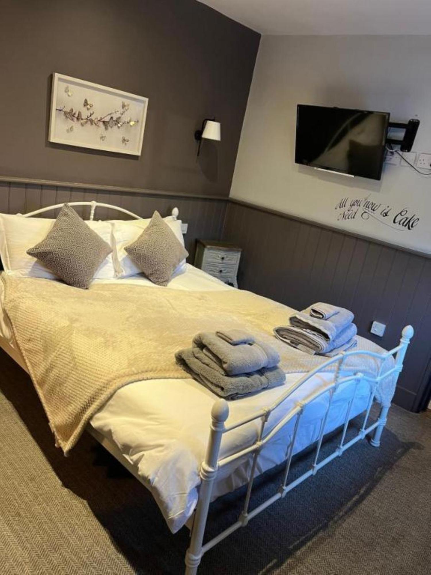 Gayton  The Crown Inn المظهر الخارجي الصورة