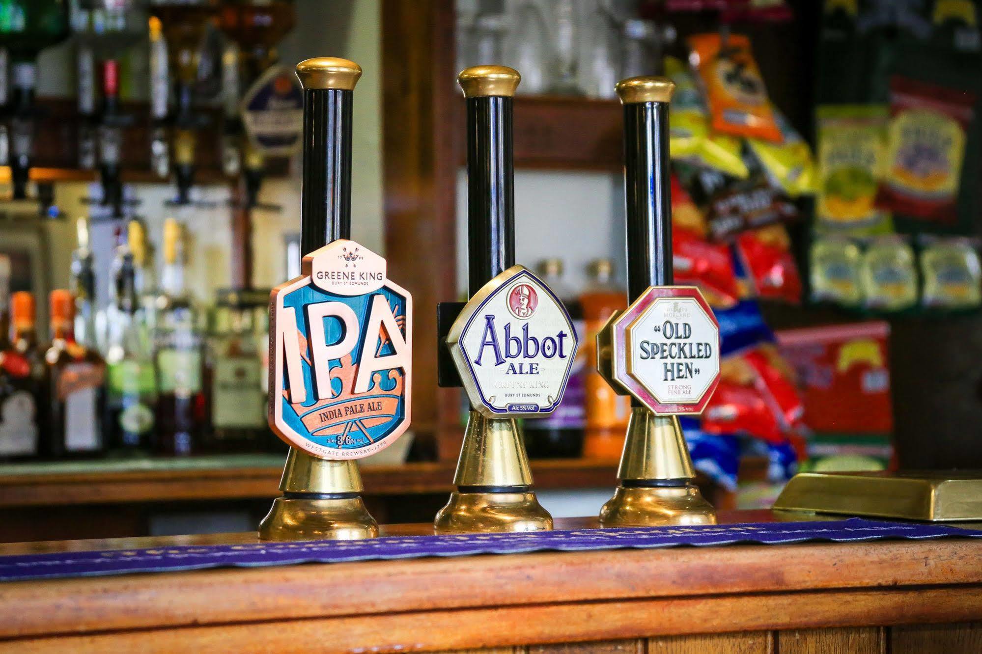 Gayton  The Crown Inn المظهر الخارجي الصورة