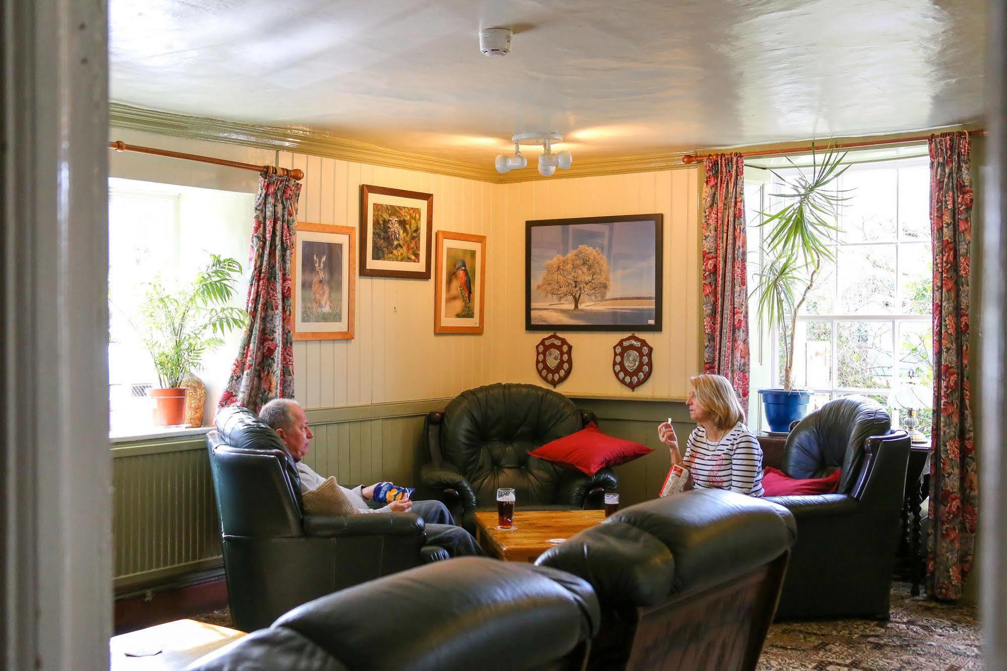 Gayton  The Crown Inn المظهر الخارجي الصورة