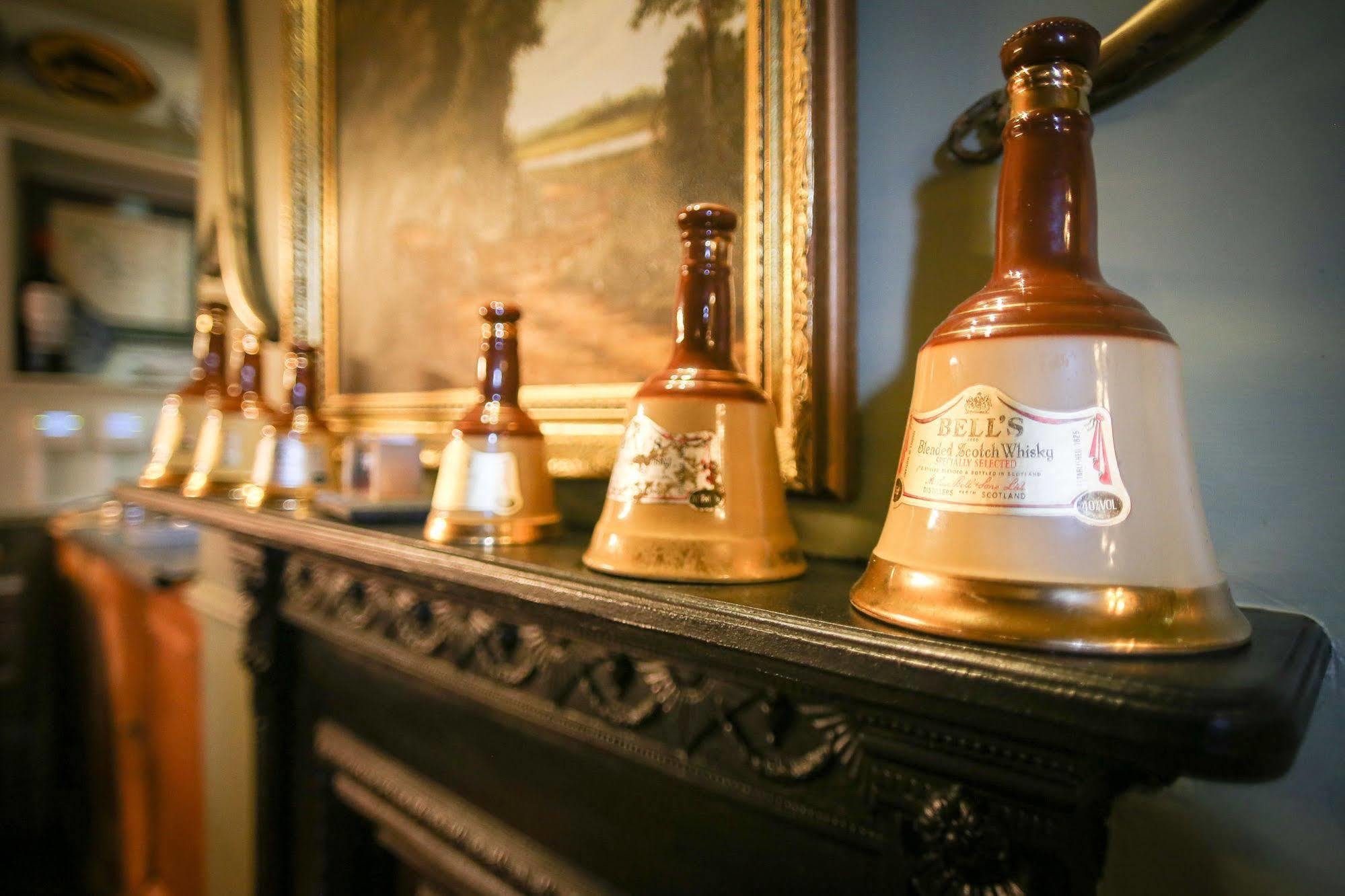 Gayton  The Crown Inn المظهر الخارجي الصورة