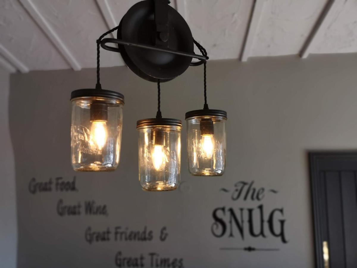 Gayton  The Crown Inn المظهر الخارجي الصورة